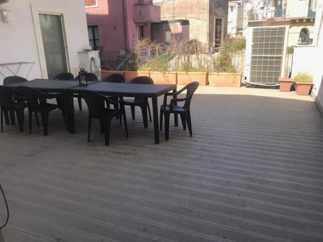 Suite Con Terrazza In Centro Storico คาตาเนีย ภายนอก รูปภาพ