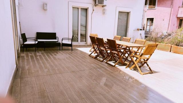 Suite Con Terrazza In Centro Storico คาตาเนีย ภายนอก รูปภาพ