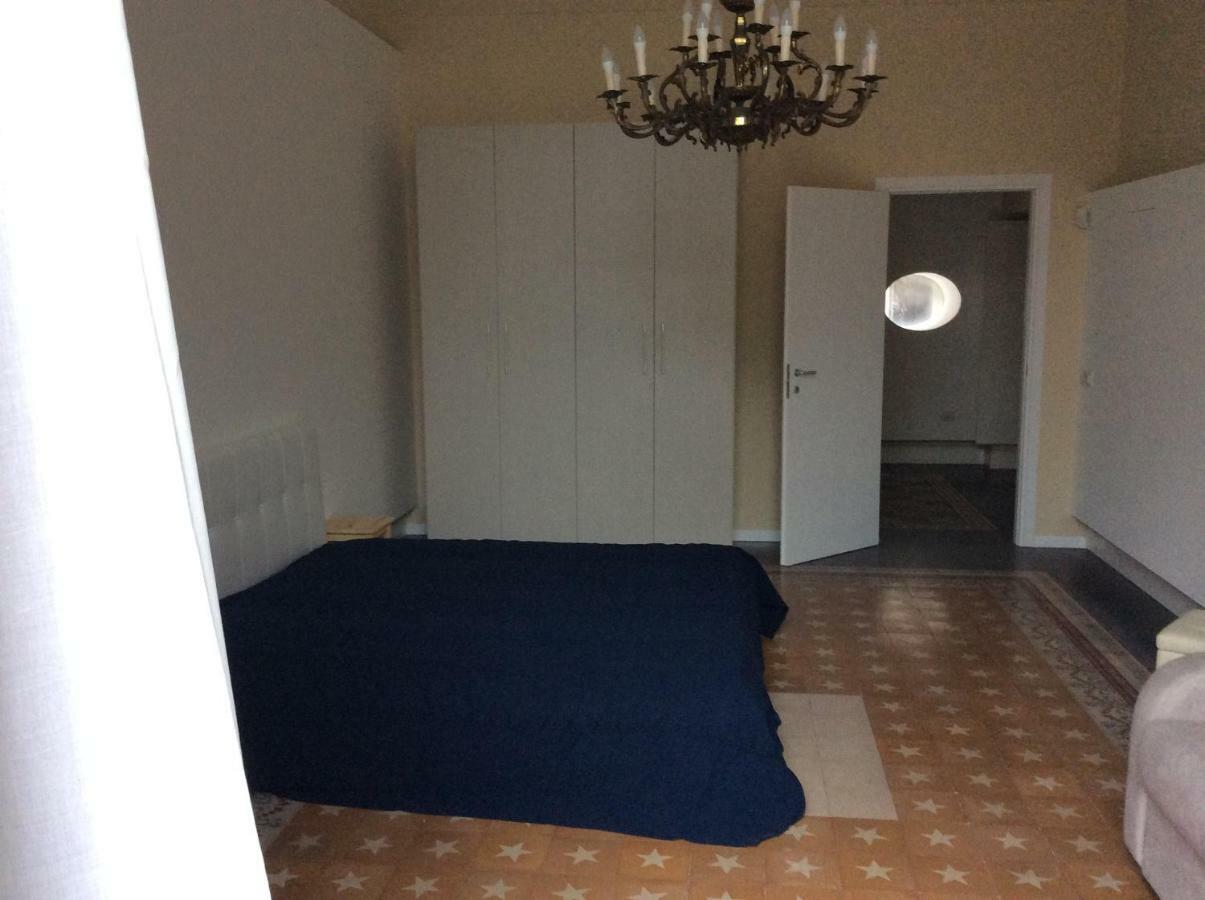 Suite Con Terrazza In Centro Storico คาตาเนีย ภายนอก รูปภาพ