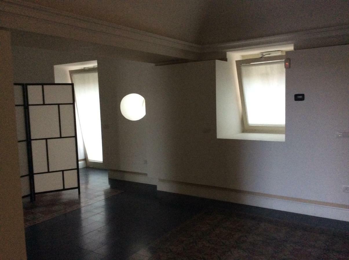 Suite Con Terrazza In Centro Storico คาตาเนีย ภายนอก รูปภาพ