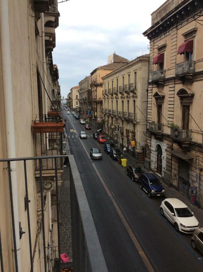 Suite Con Terrazza In Centro Storico คาตาเนีย ภายนอก รูปภาพ