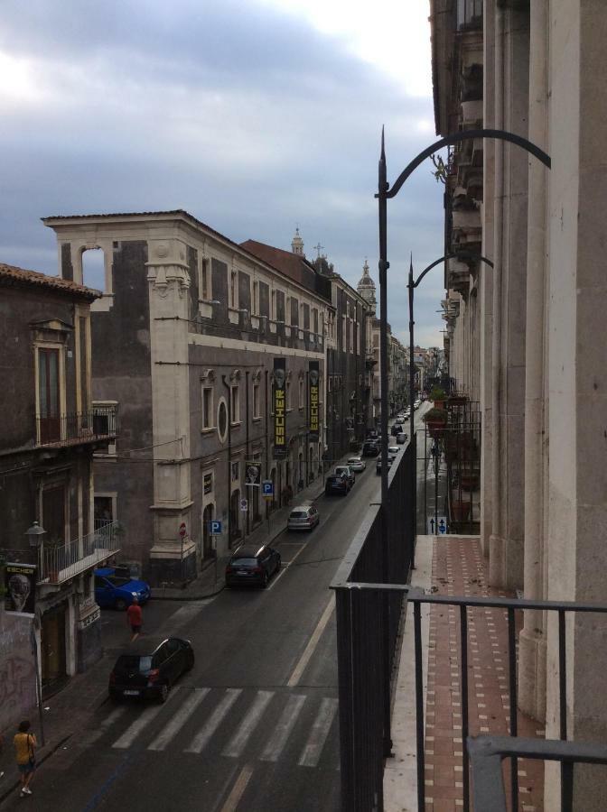 Suite Con Terrazza In Centro Storico คาตาเนีย ภายนอก รูปภาพ