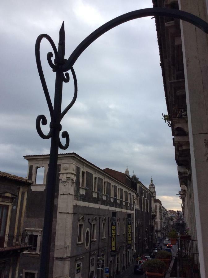 Suite Con Terrazza In Centro Storico คาตาเนีย ภายนอก รูปภาพ